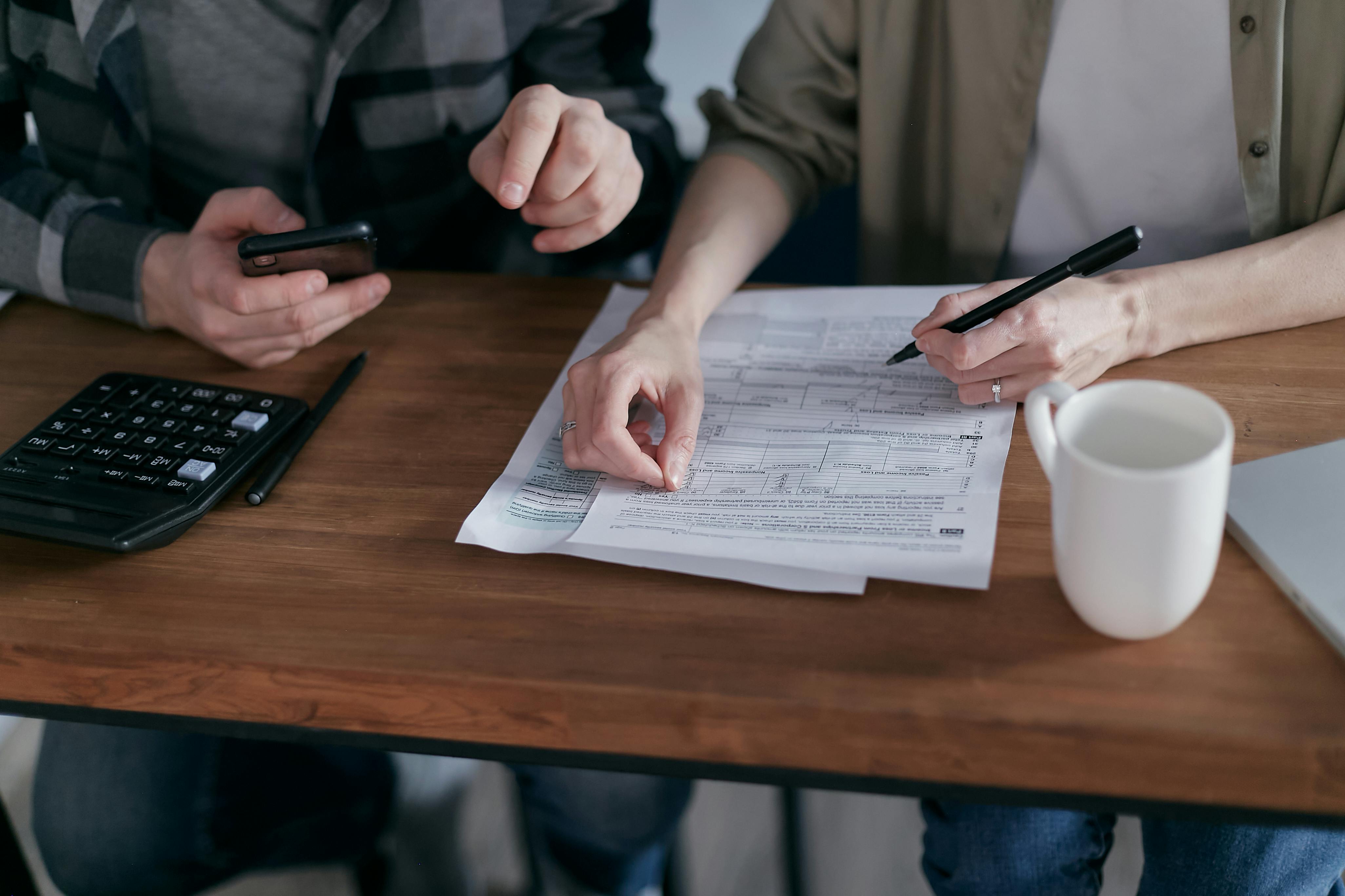 two people discussing inheritance tax